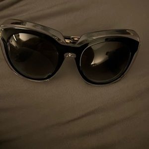 Dolce and Gabbana Sunglasses DG4282 675/9G 54-21-140 authentic